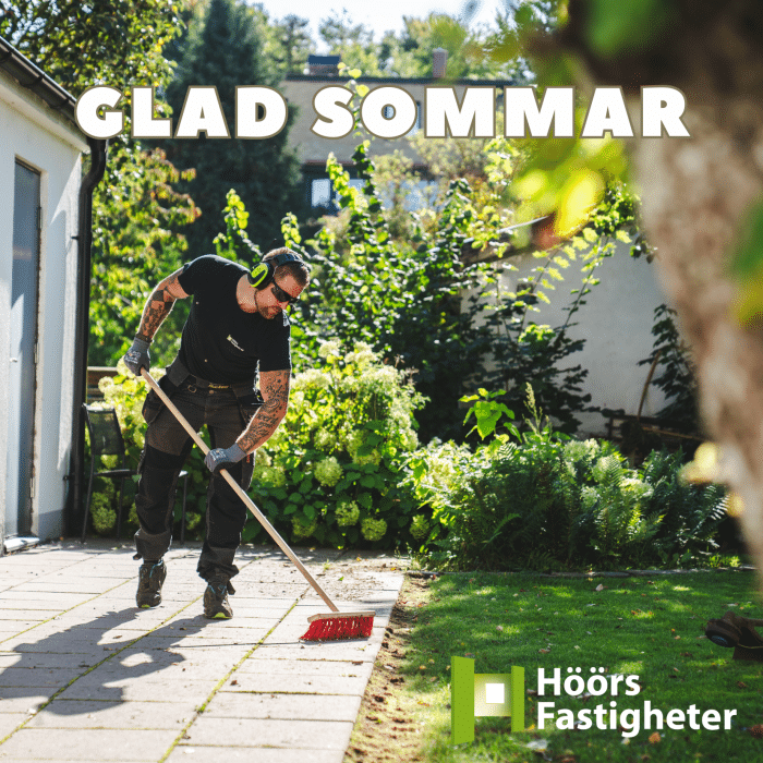 fastighetsskötare gör fint på en gård